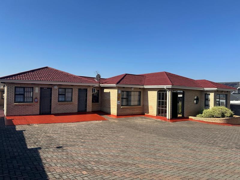 To Let Commercial Property for Rent in Southernwood Eastern Cape
